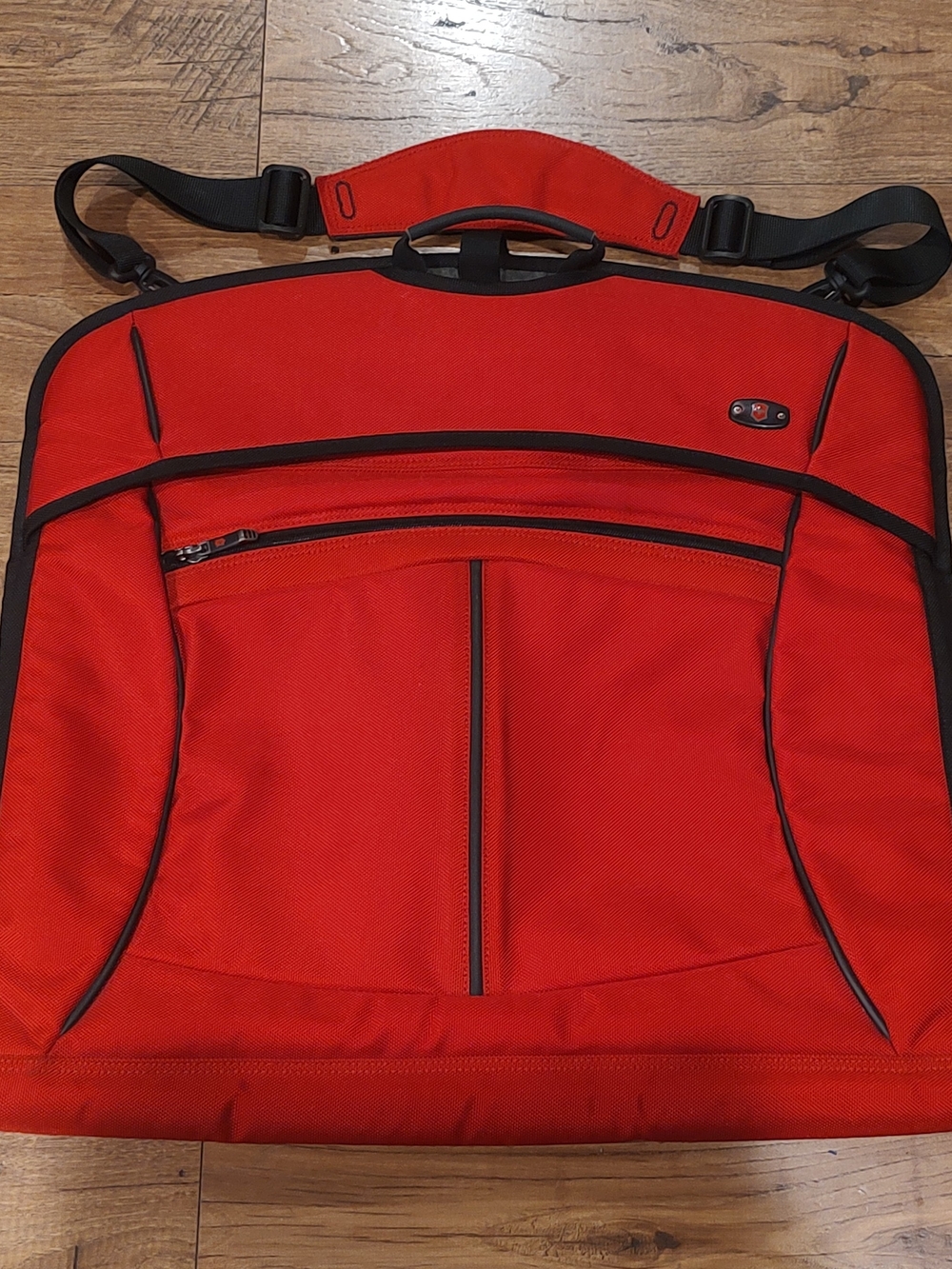 Victorinox Swiss Army Red Traveler Garment Bag